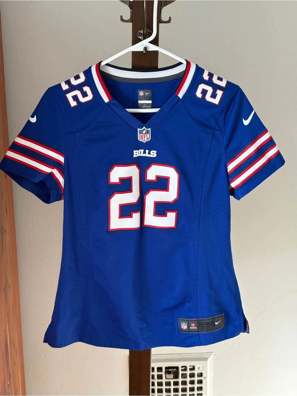 Nike Women’s Buffalo Bills Jersey (Fred Jackson, no. 22) M